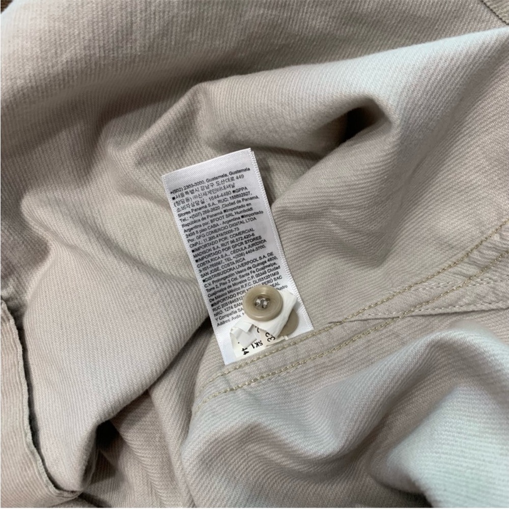 Banana Republic Men's Lightweight Corduroy
Shirt Size Medium EUC - Picture 5 of 9